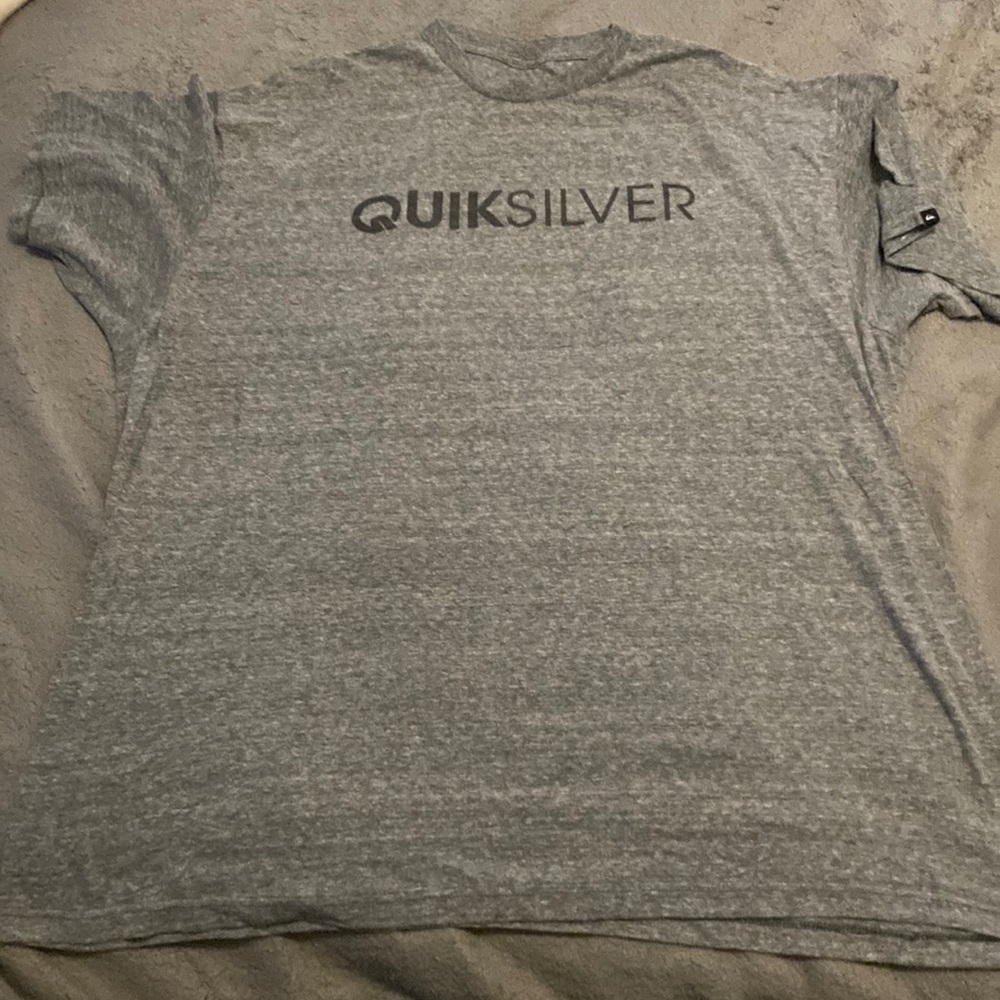 Quicksilver t-shirt